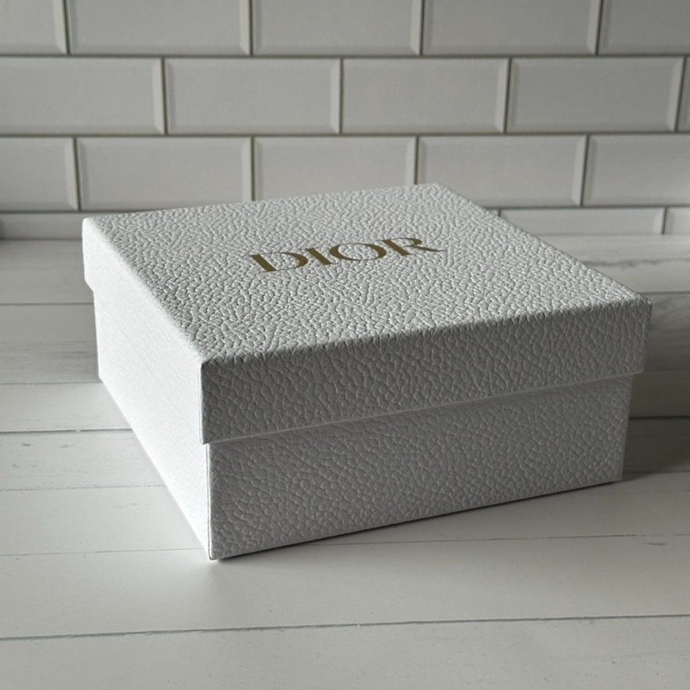 BRAND NEW DIOR Box - Large - Picture 8 of 11
